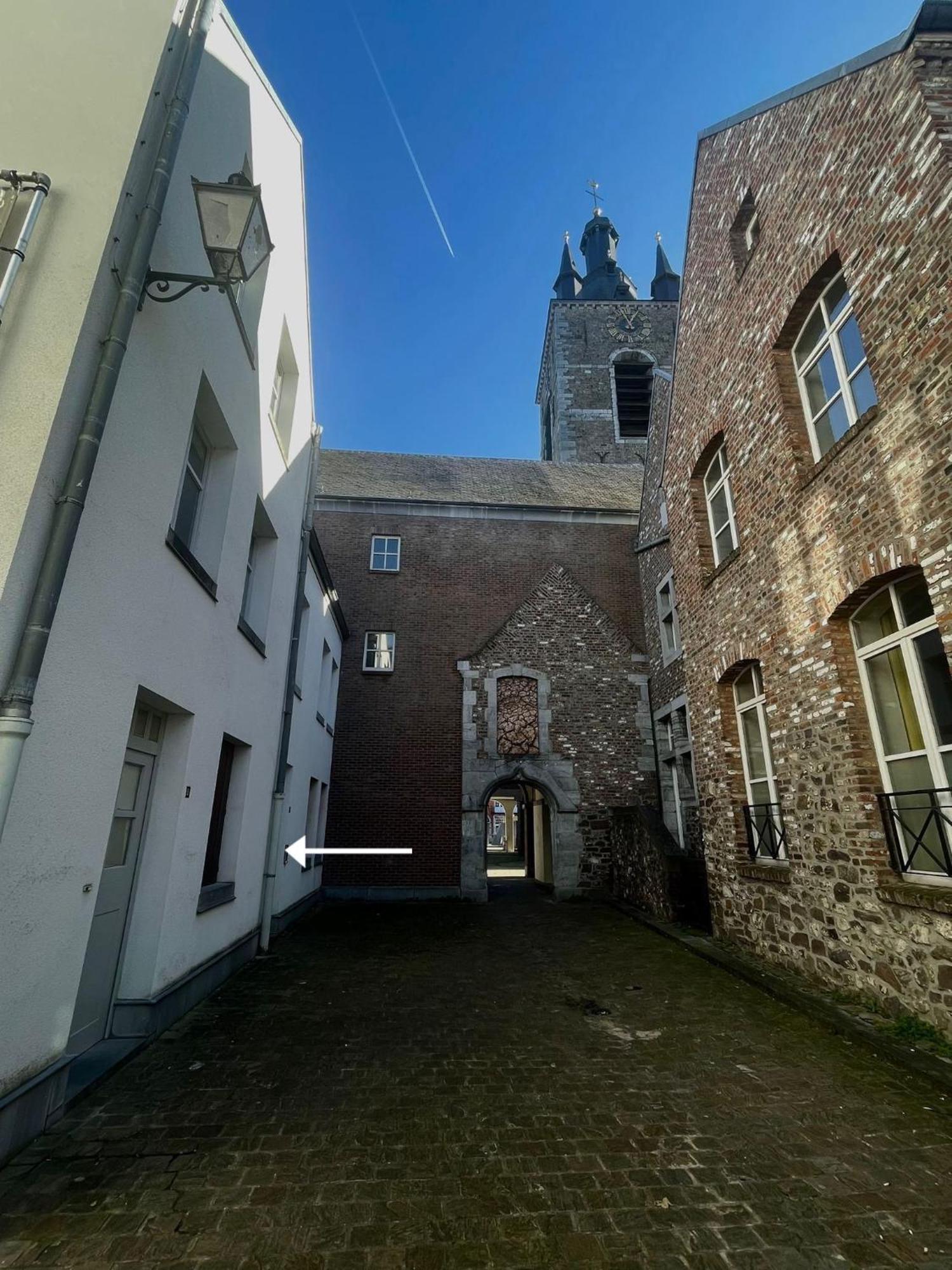 Au Beffroi Apartment Thuin Exterior photo